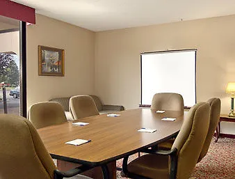 Candlewood Suites Columbus North, An Ihg Hotel