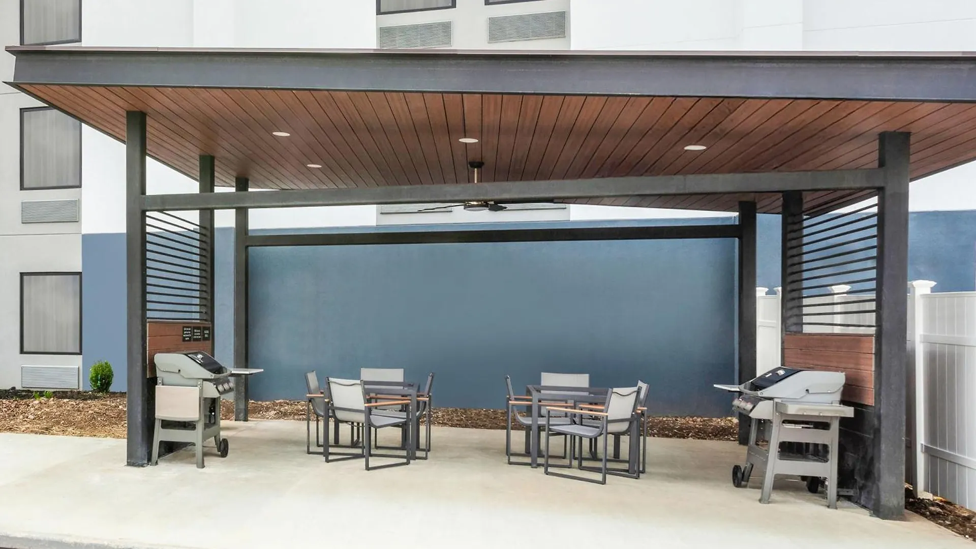 Candlewood Suites Columbus North, An Ihg Hotel