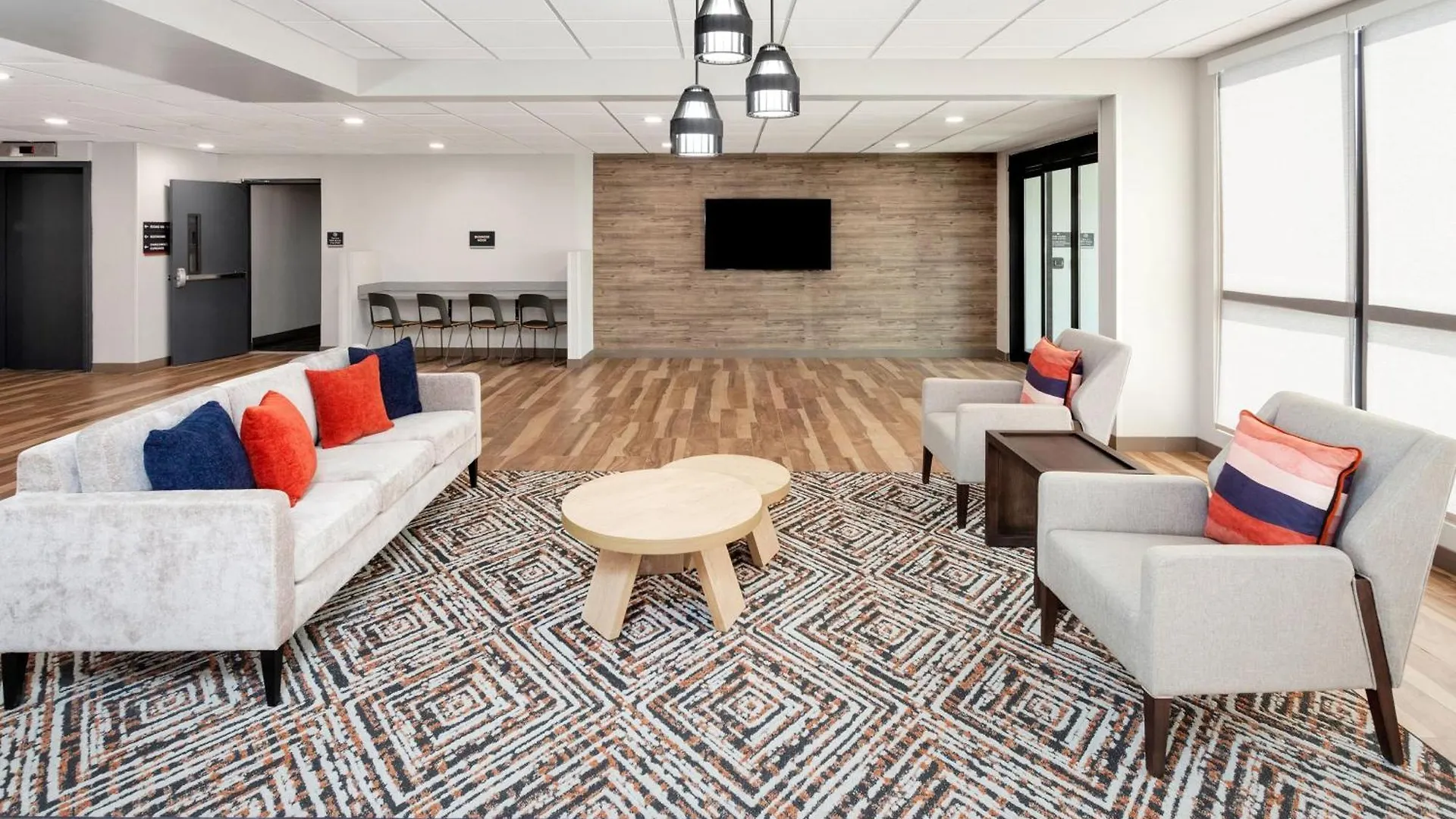 Candlewood Suites Columbus North, An Ihg Hotel